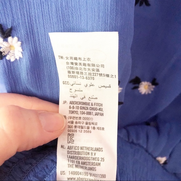 NWT Abercrombie & Fitch Signature Wrap Blouse-Sz S - Picture 5 of 5